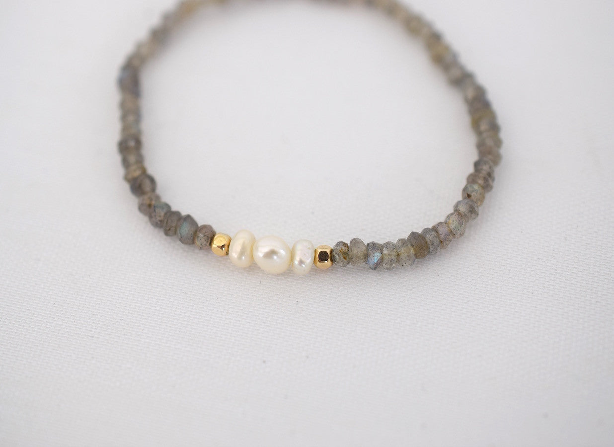 Dainty Labradorite Cuff - MILK VELVET PEARLS